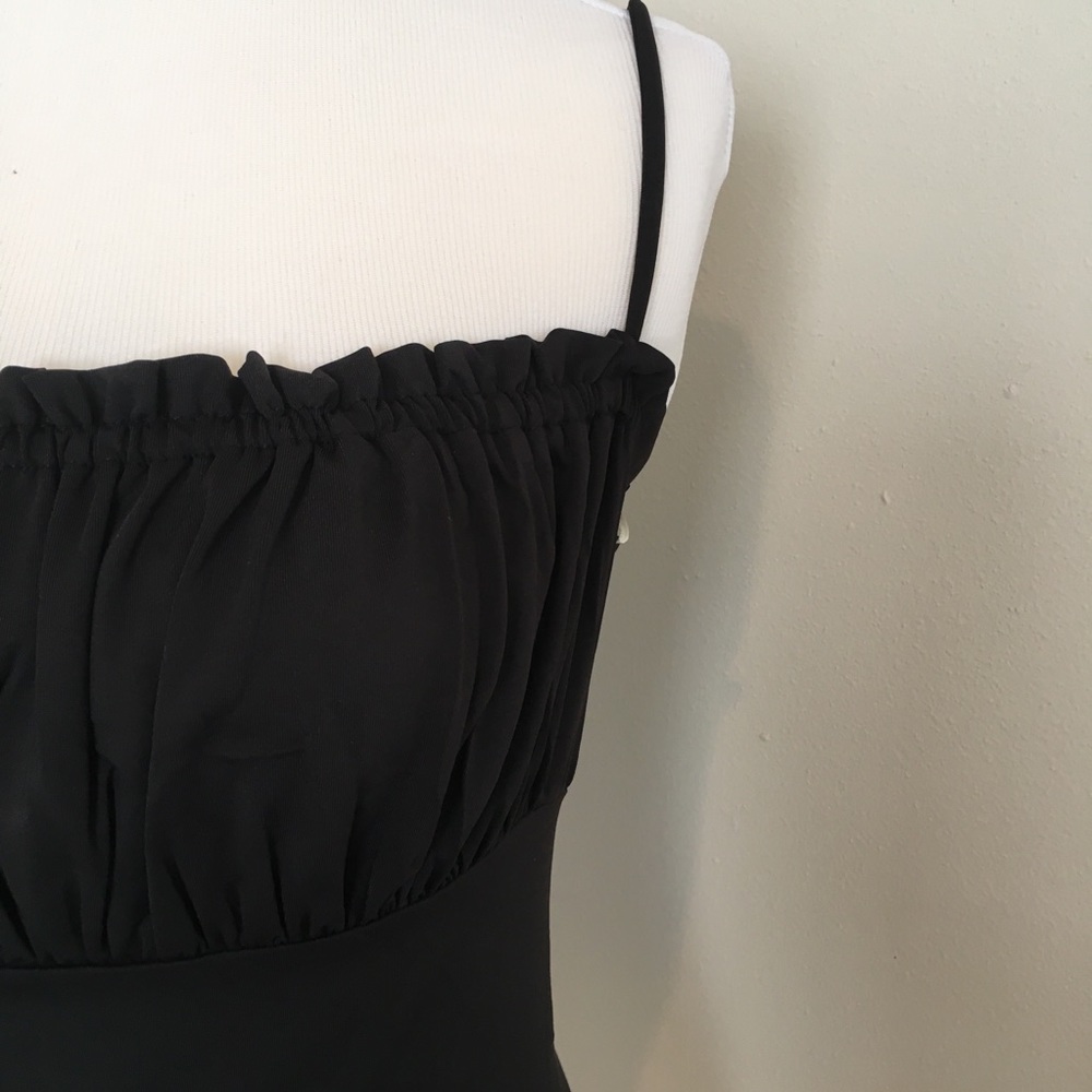 Shirred Bust Ruffle Cami Top Knit Semi-Crop Top - Picture 7 of 8